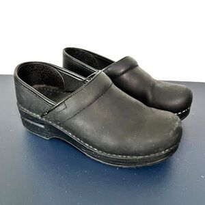 Dansko Professional Matte Black Leather Platform Slip On Clog Shoes Size 36